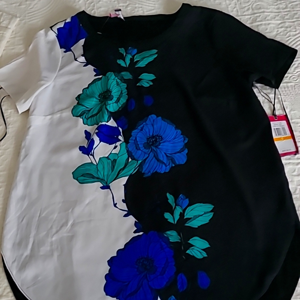 Vince Camuto blouse..size S